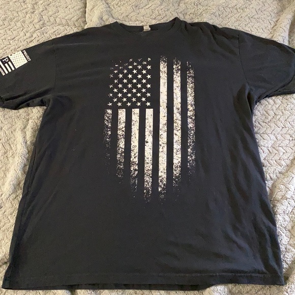 Men’s Black with White Distressed Flag - Picture 2 of 5